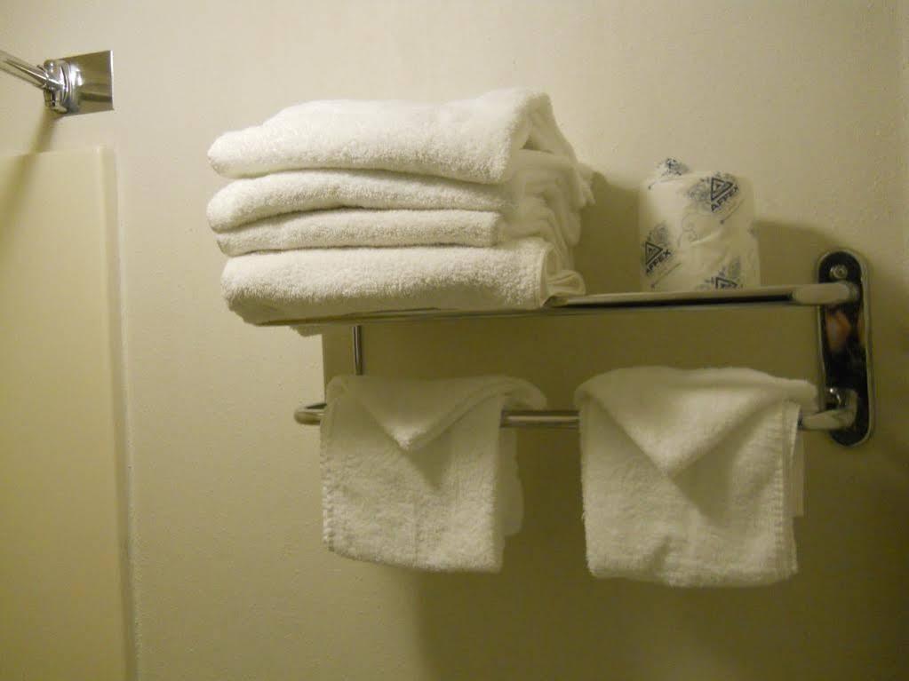 Value Inn Kenosha I-94 - Exit 344 プレザント・プレイリー エクステリア 写真